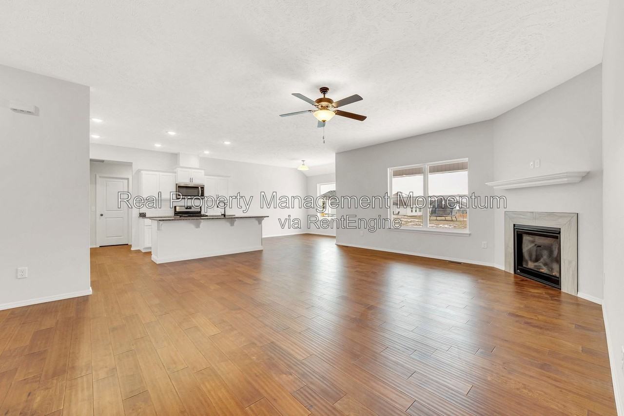 749 E Penzance Cir - Photo 5 of 40