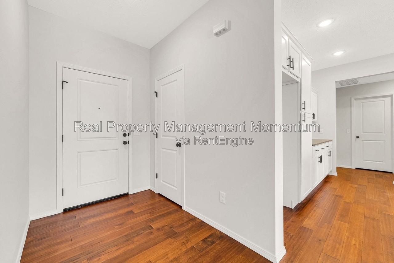 749 E Penzance Cir - Photo 6 of 40