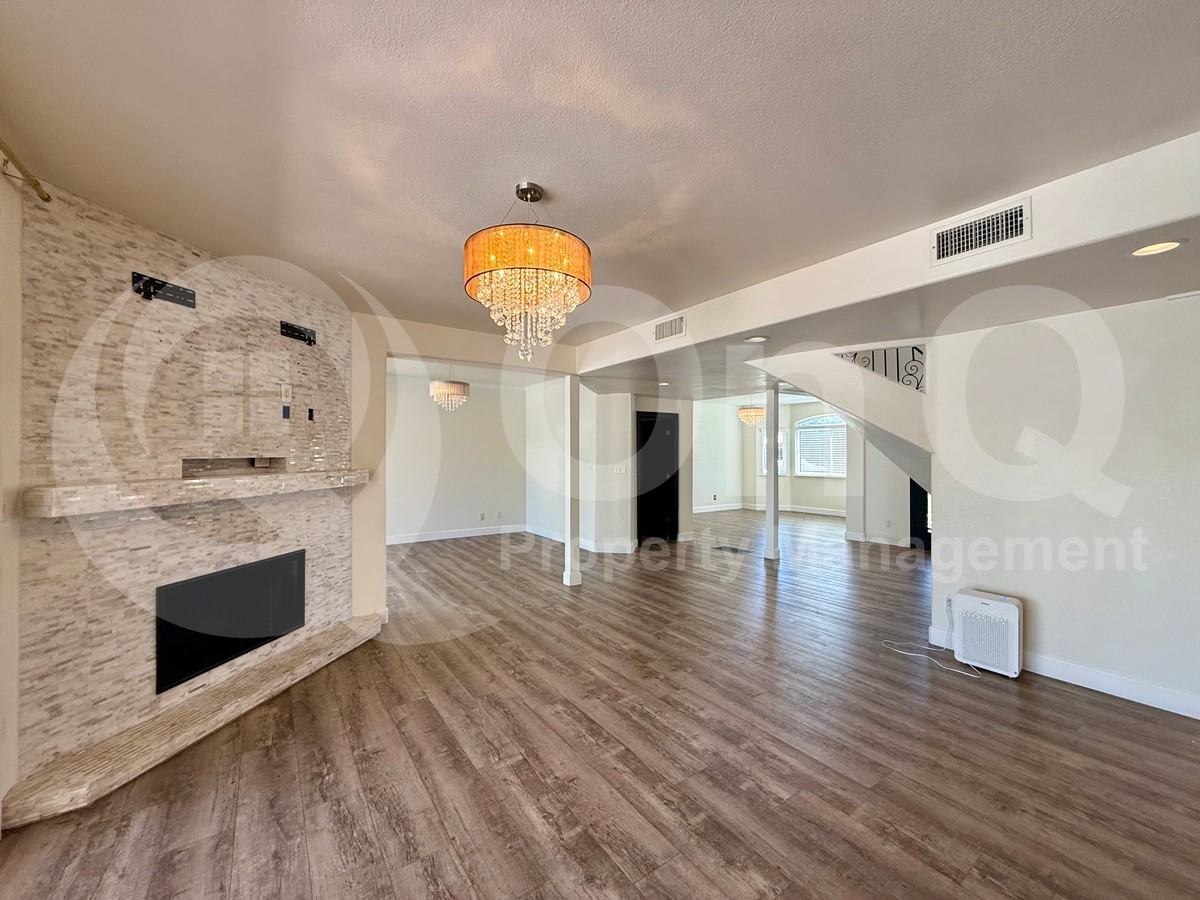 1298 N Regatta Dr - Photo 3 of 30