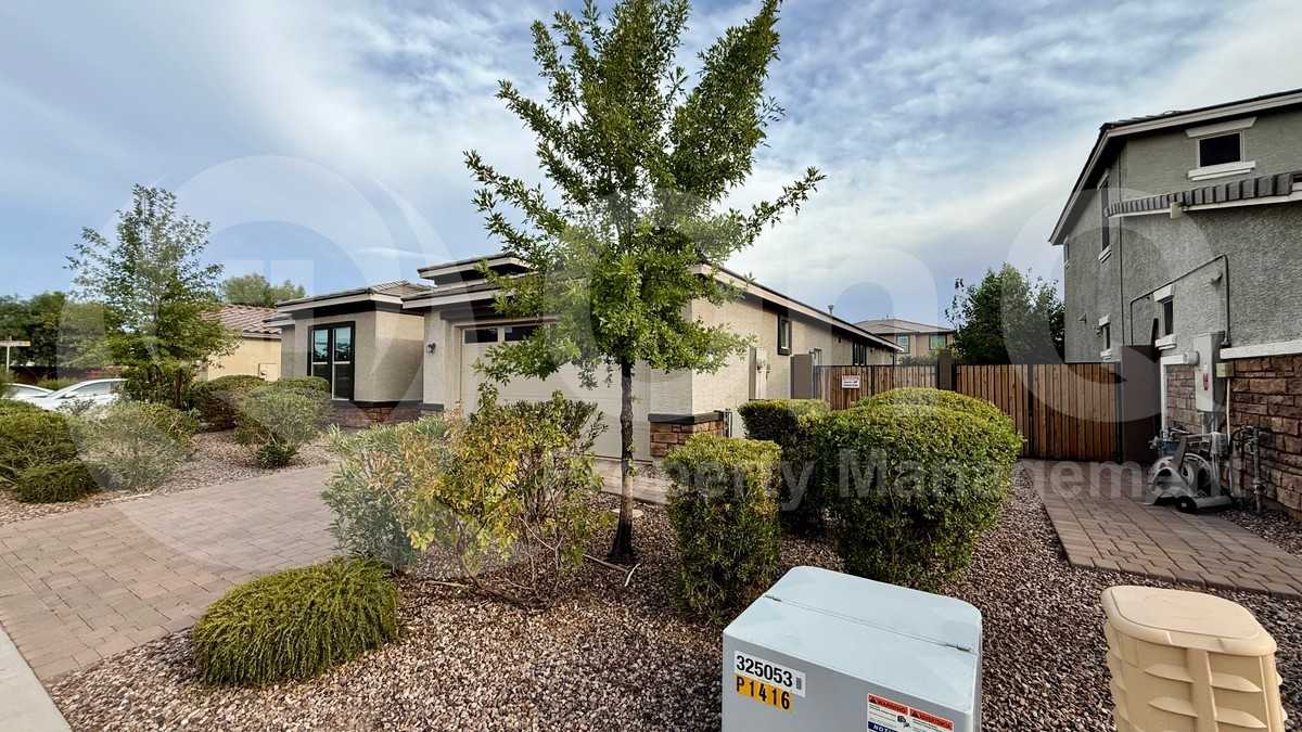 1381 E Scorpio Pl - Photo 2 of 33