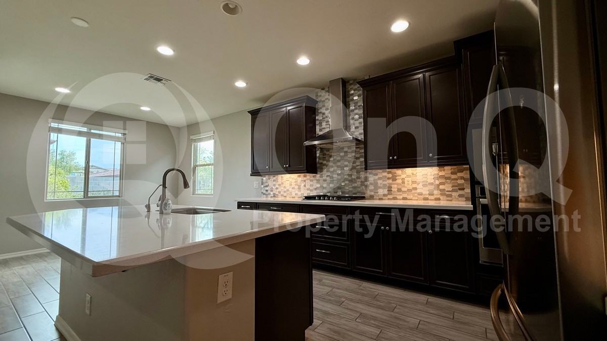 1381 E Scorpio Pl - Photo 6 of 33