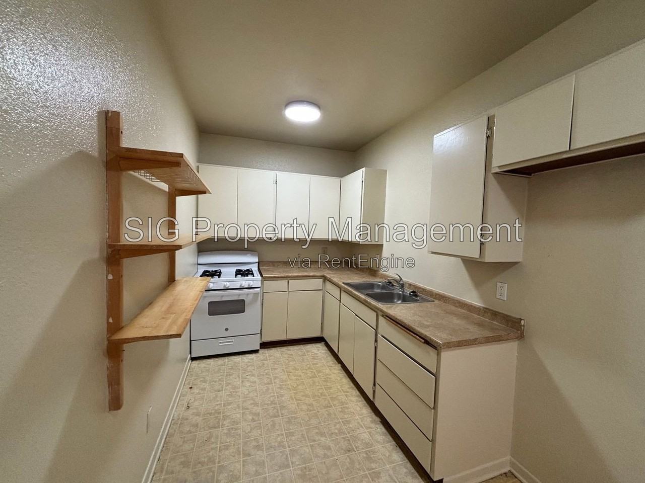 461 W Colorado St #10 - Photo 2 of 10