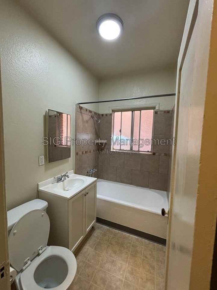 461 W Colorado St #10 - Photo 4 of 10