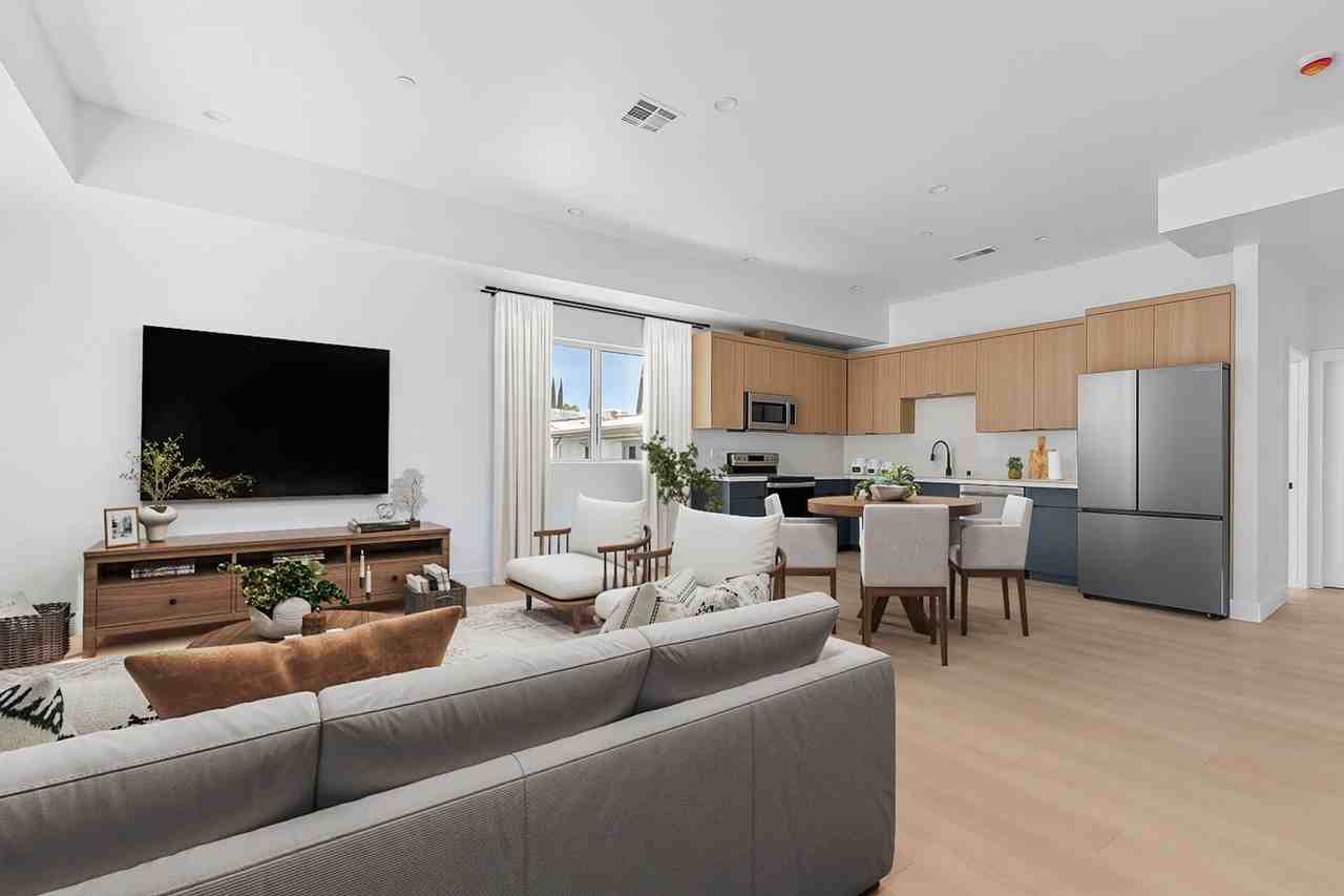 Top-of-the-Line Luxury Units in the Culver City Art District - Photo 2 of 26