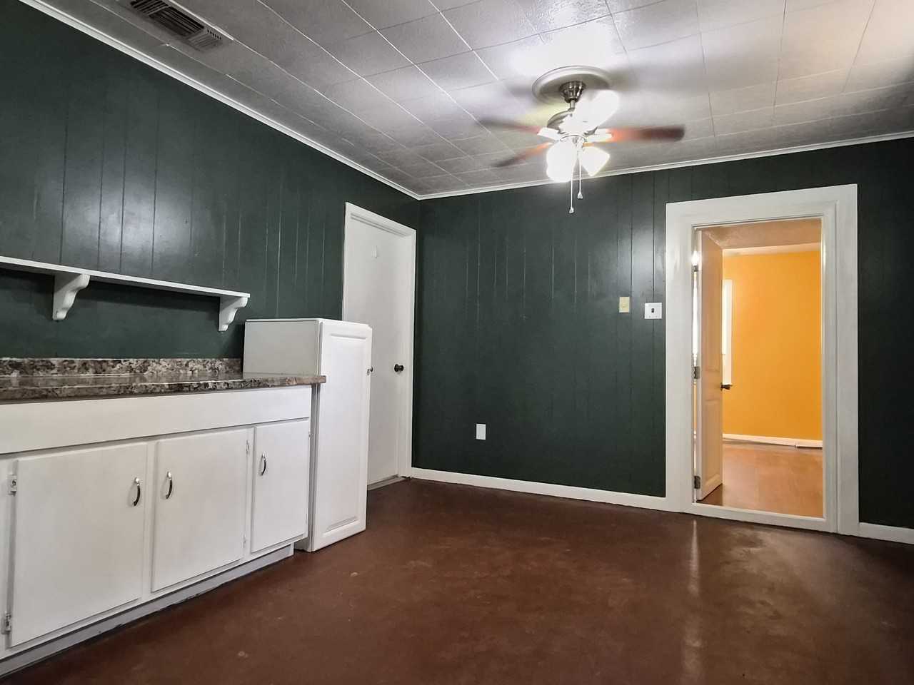 1312 S 10th St #NA - Photo 6 of 17