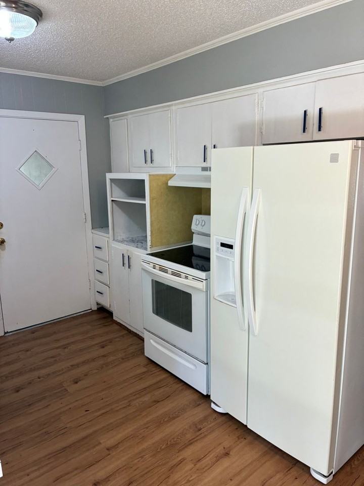 200 Robin Way St - Photo 4 of 12