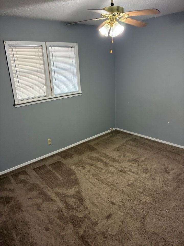 200 Robin Way St - Photo 7 of 12