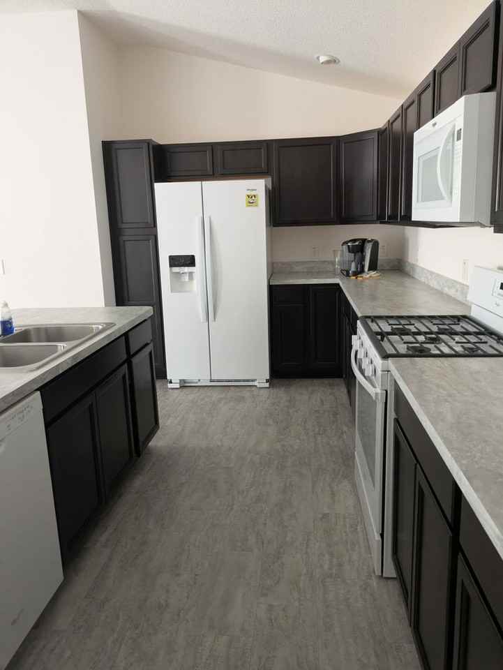 3054 Sweetgum St - Photo 4 of 31