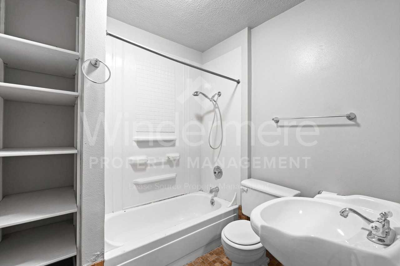 1321 W 11th Ave - Photo 3 of 42