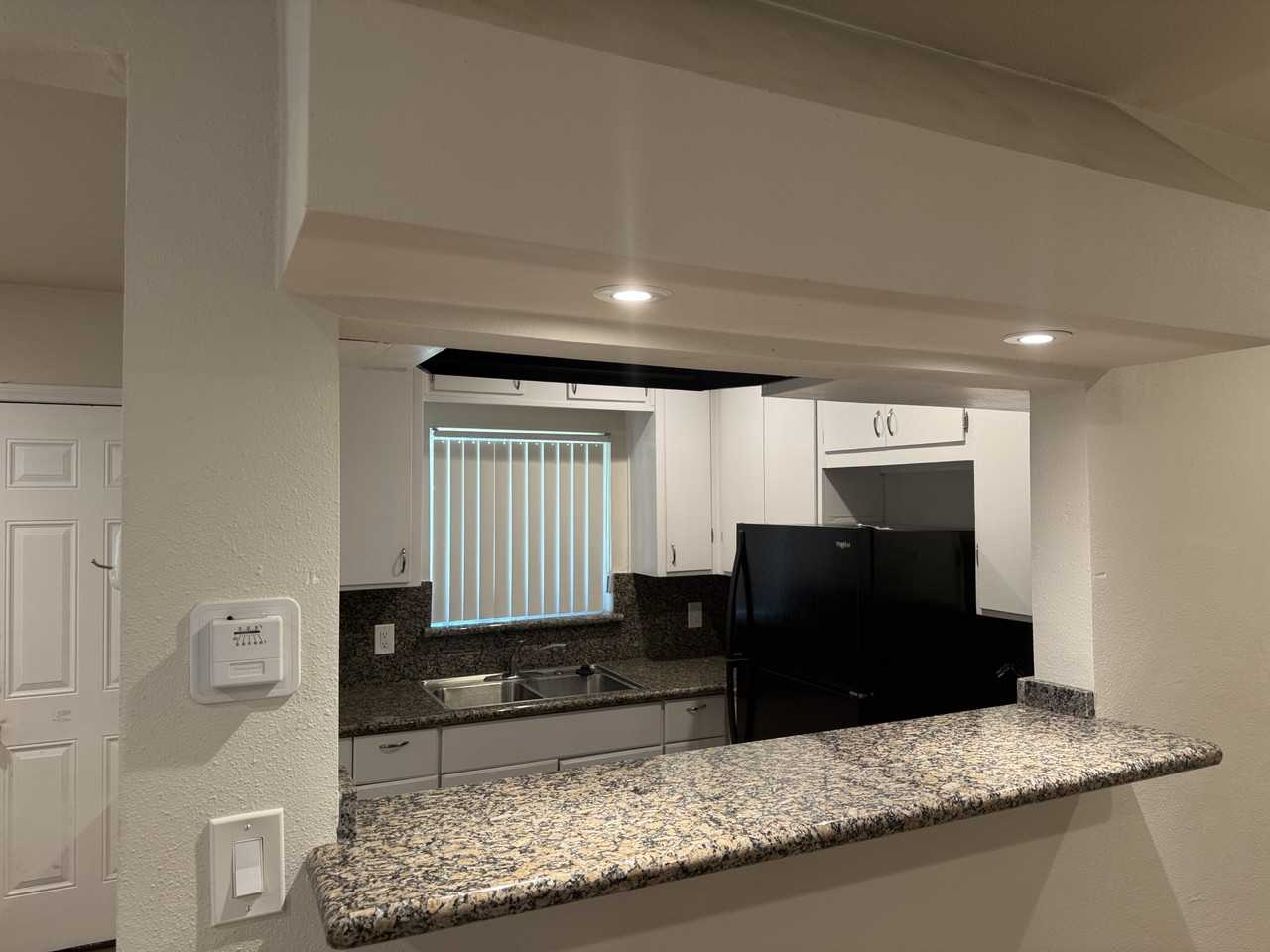 24449 University Ave #B - Photo 4 of 16