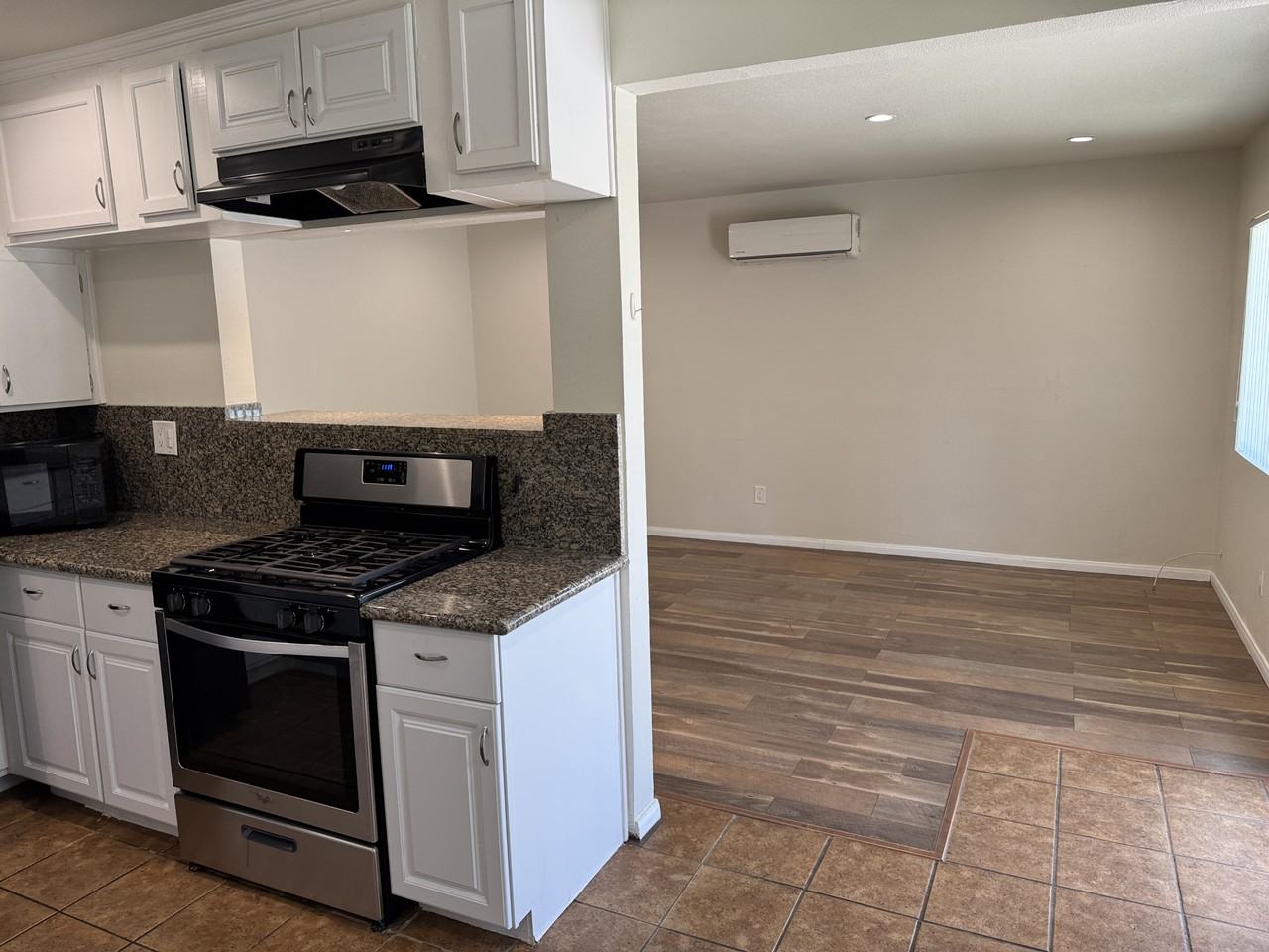 24449 University Ave #B - Photo 5 of 16