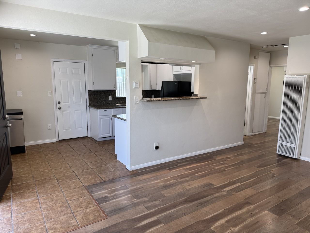 24449 University Ave #B - Photo 6 of 16