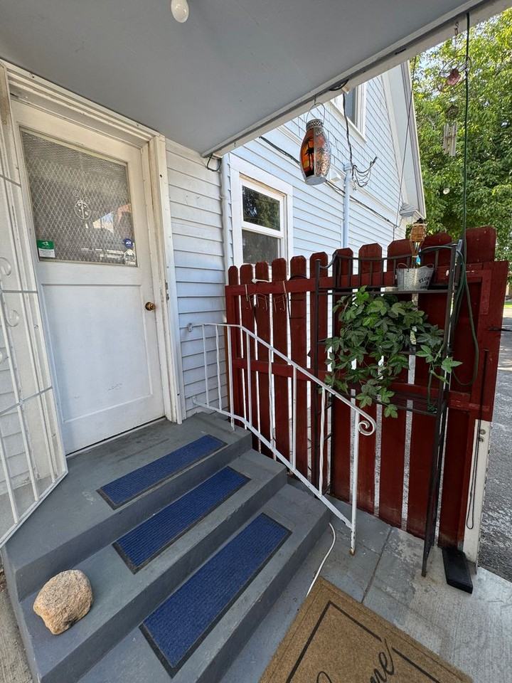 205 S 32nd Ave - Photo 2 of 20