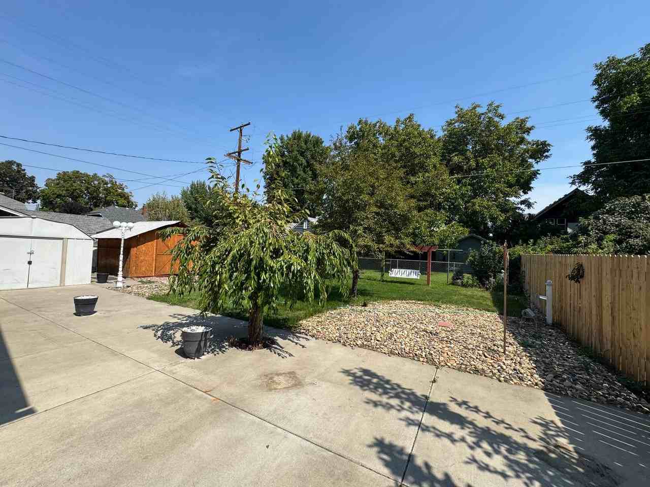 205 S 32nd Ave - Photo 3 of 20