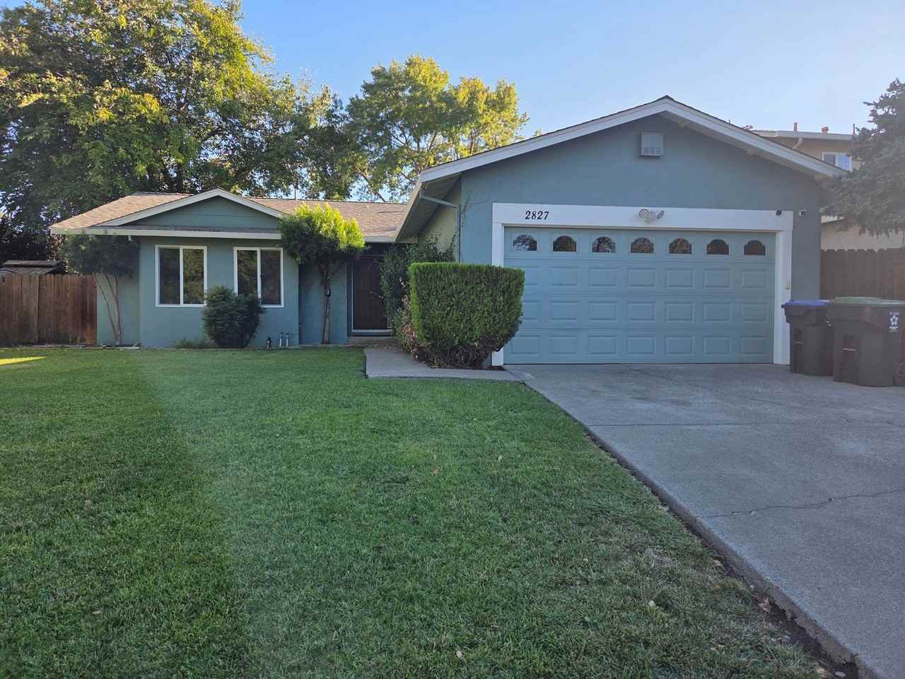 2827 Owens St - Photo 2 of 30