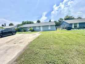 5723 9th Street Cir E - Photo 1 of 1