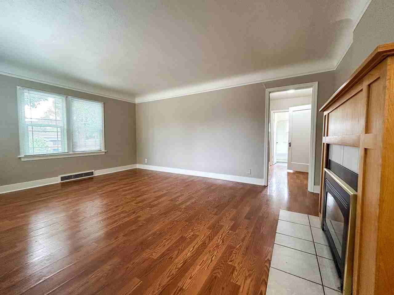 495 21st St Se - Photo 6 of 32
