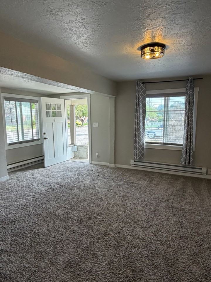 605 N 10th Ave - Photo 4 of 23