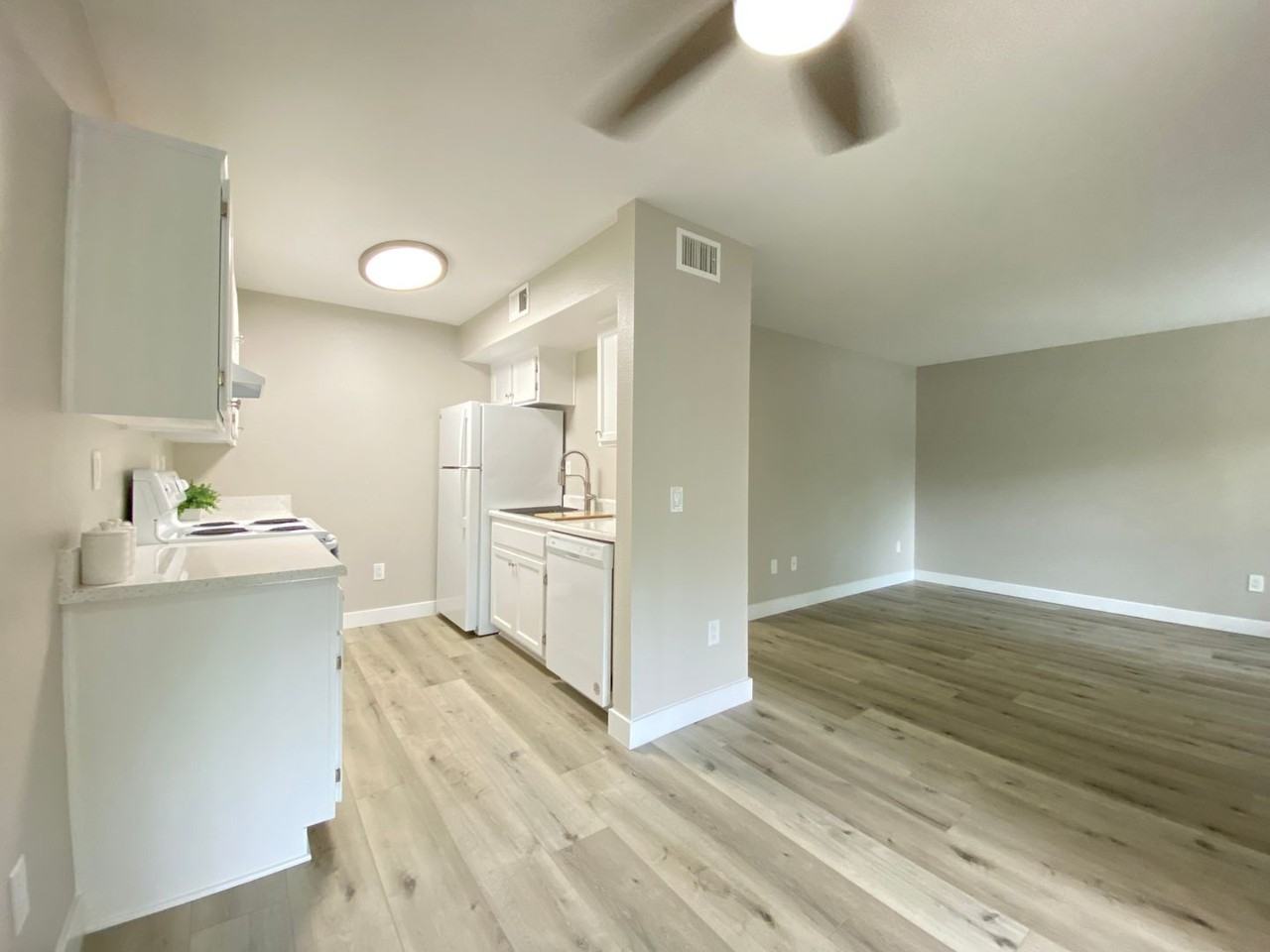 Sunny Creek Apts. - Photo 7 of 45