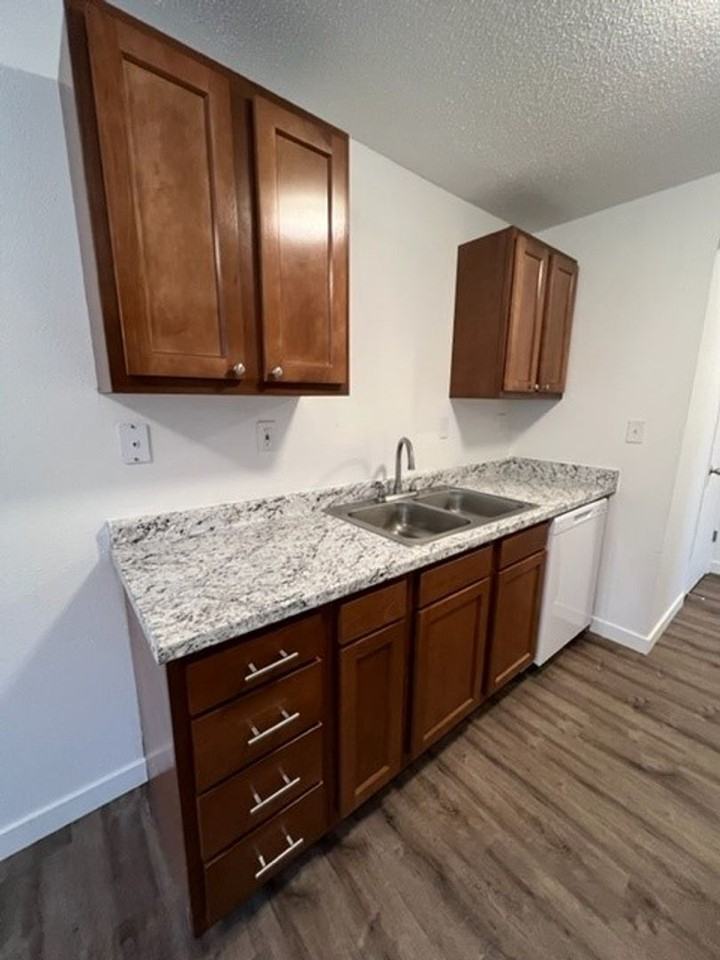 Stateside Flats - Photo 3 of 29