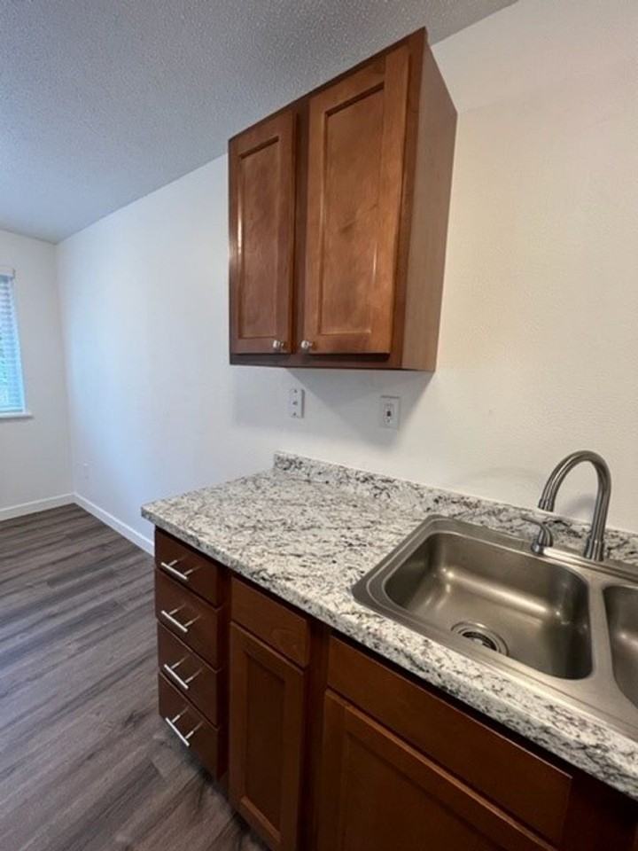Stateside Flats - Photo 4 of 29