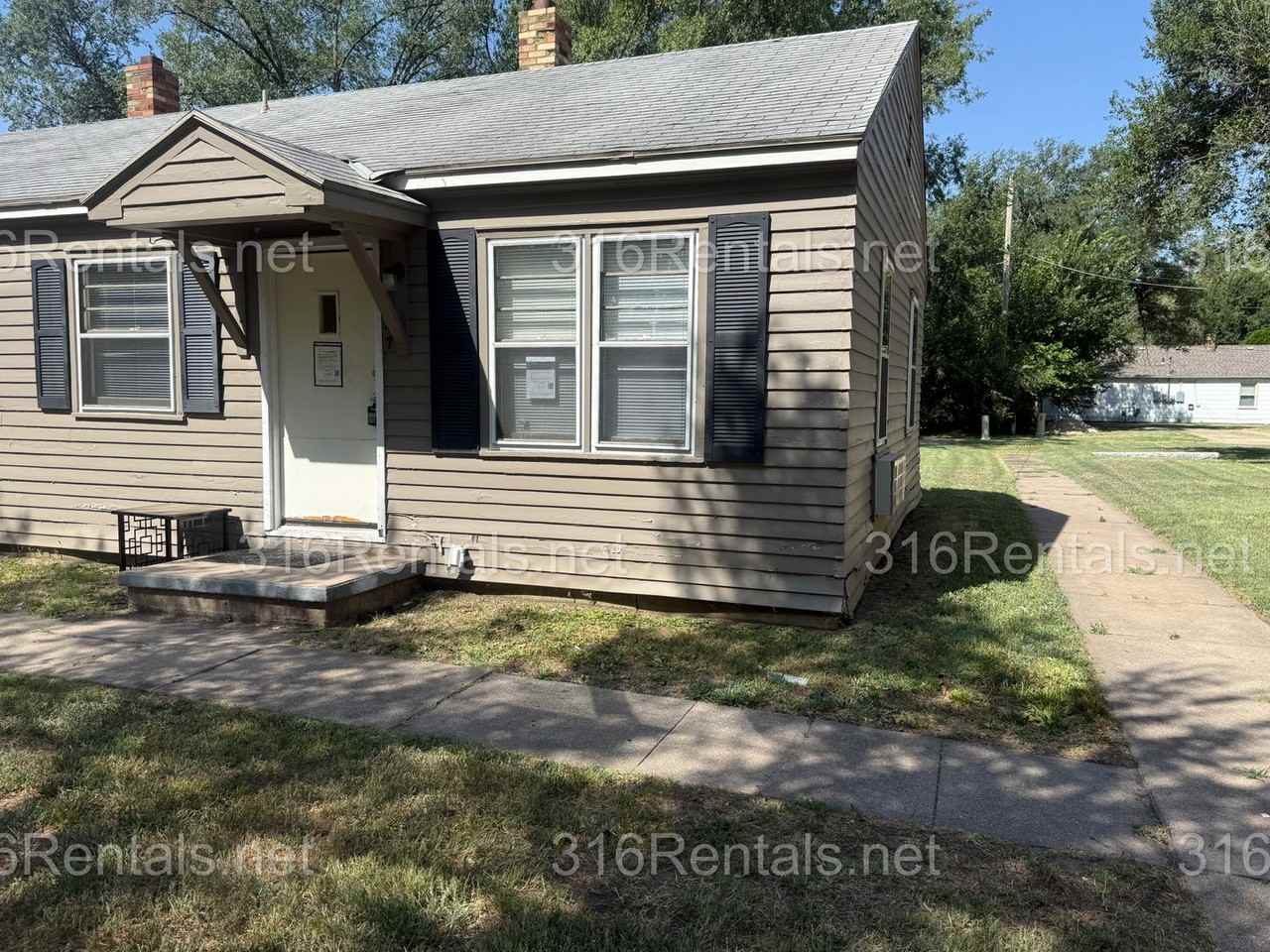 847 S Terrace Dr - Photo 2 of 11