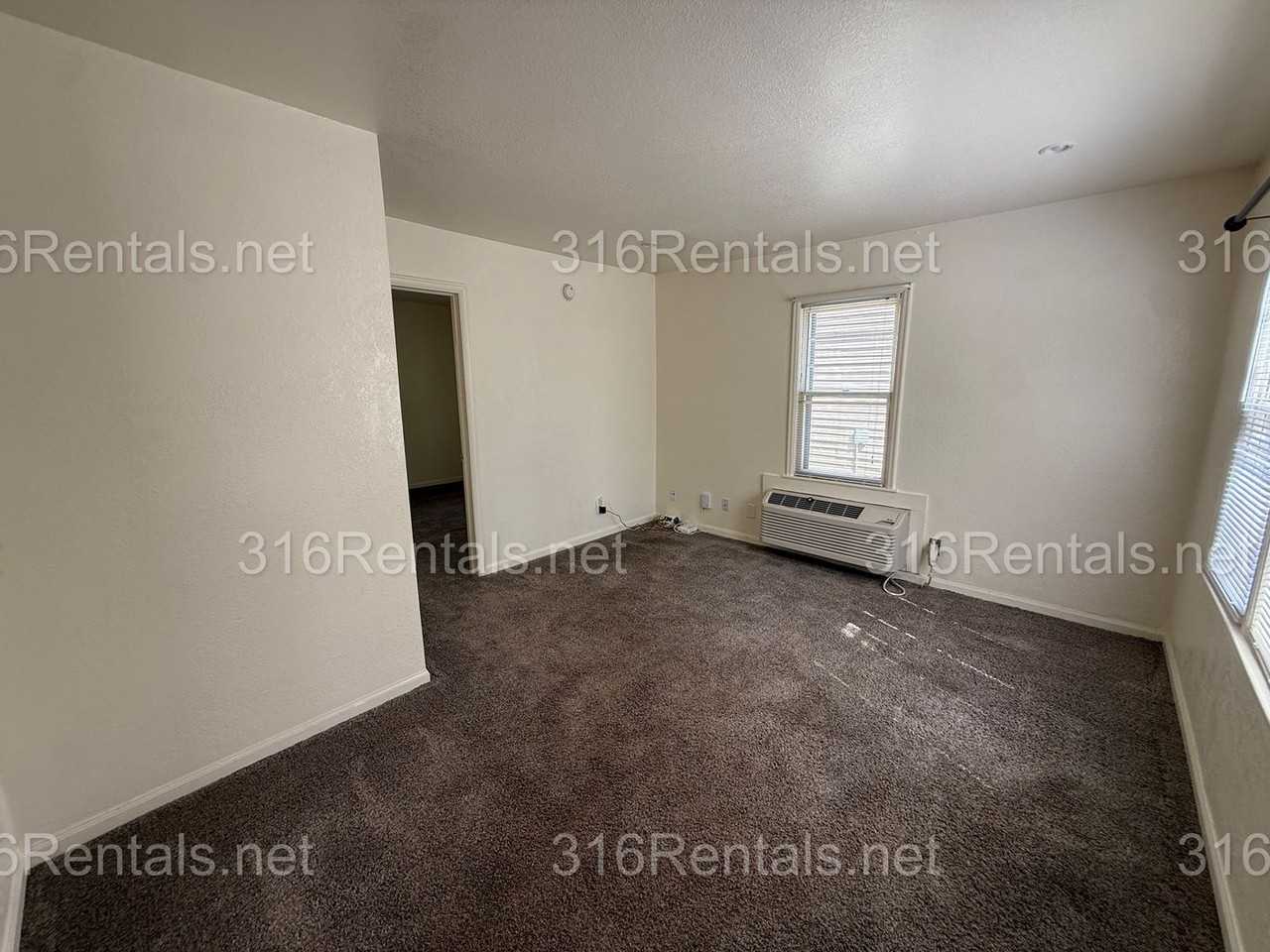 847 S Terrace Dr - Photo 3 of 11