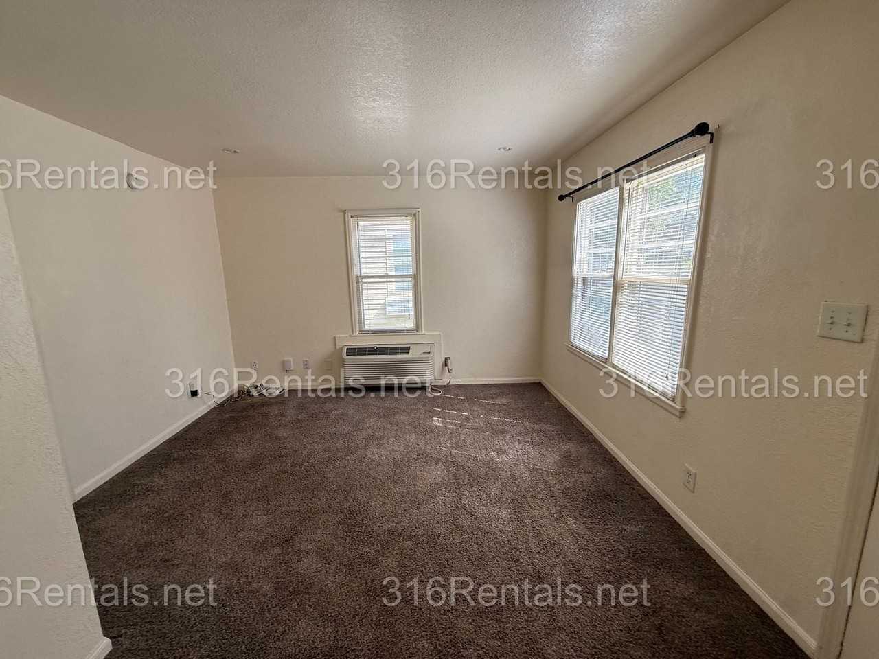 847 S Terrace Dr - Photo 4 of 11