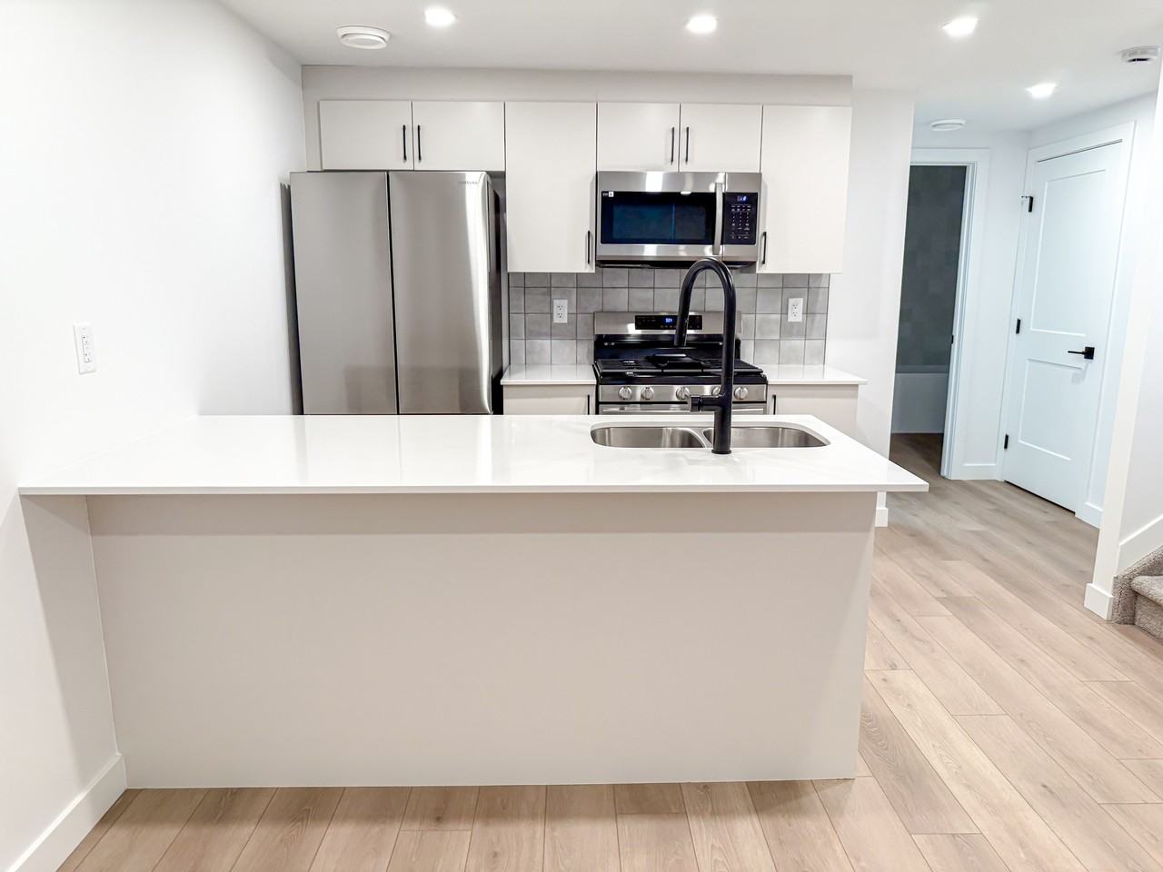 12405 122 Ave Nw Lowr - Photo 2 of 13
