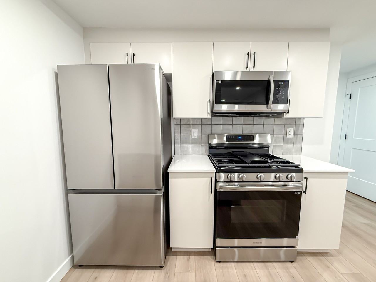 12405 122 Ave Nw Lowr - Photo 3 of 13