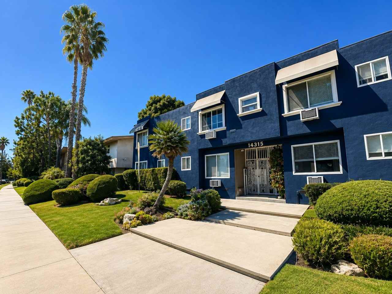 Move-In Ready 3-Bedroom at 14315 Chandler Blvd Sherman Oaks, CA 91401 - Photo 6 of 13