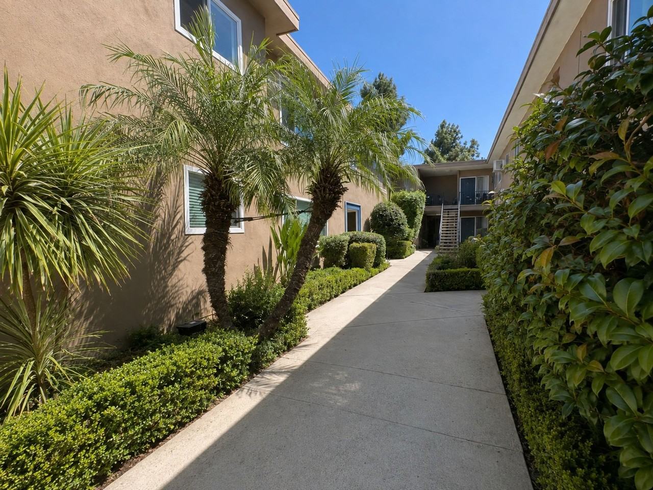Move-In Ready 3-Bedroom at 14315 Chandler Blvd Sherman Oaks, CA 91401 - Photo 7 of 13