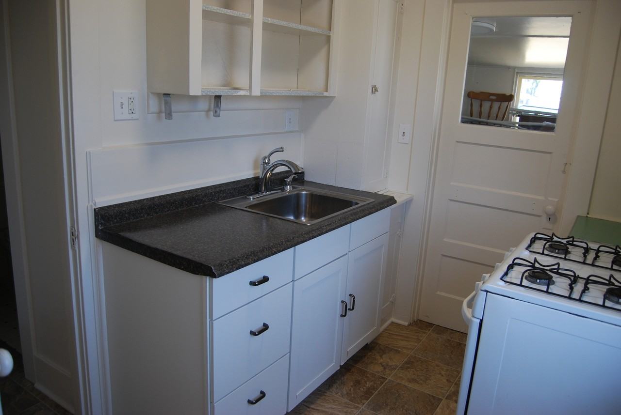 3744 1/2 Ray St - Photo 4 of 16