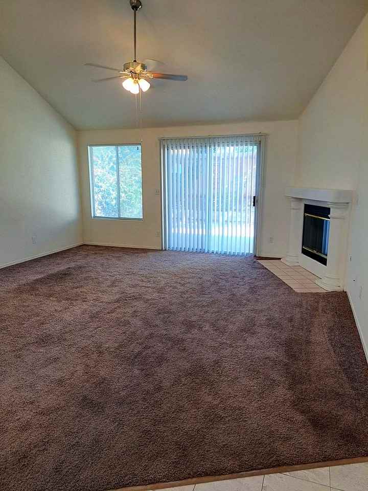 1092 E Pennsylvania Ave - Photo 3 of 17