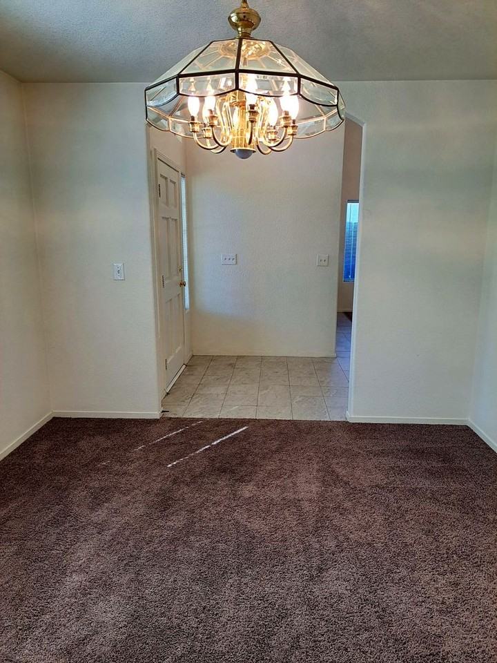 1092 E Pennsylvania Ave - Photo 6 of 17