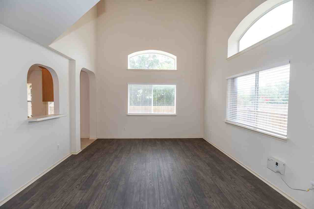 11615 James B Connolly Ln - Photo 3 of 16