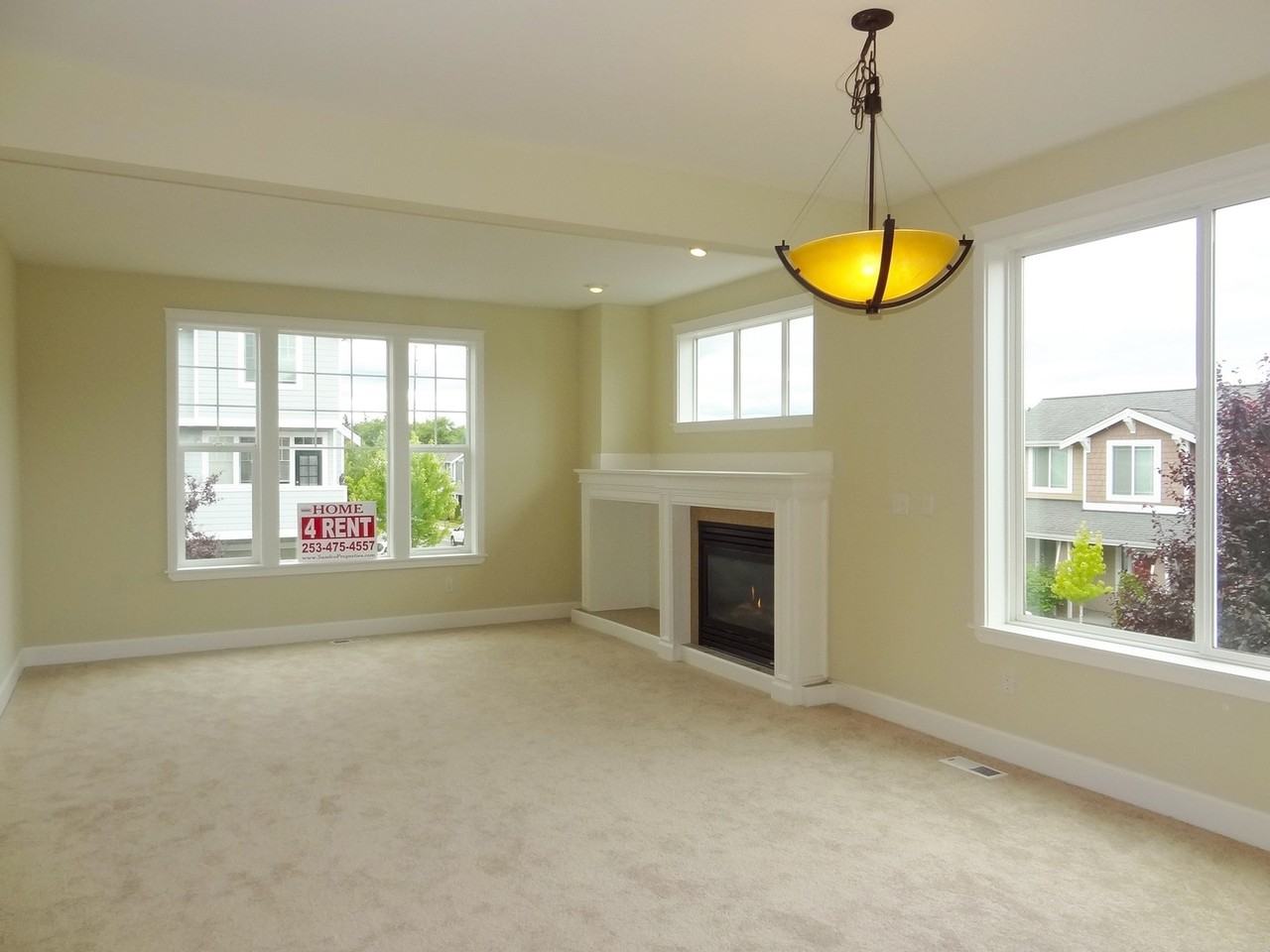 141 Maple St - Photo 4 of 23