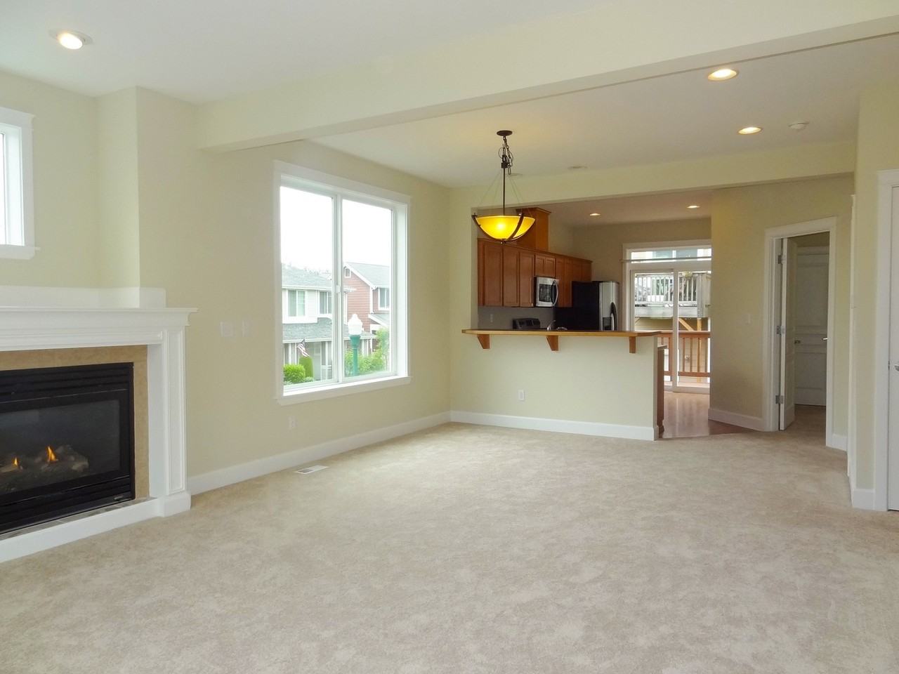 141 Maple St - Photo 5 of 23