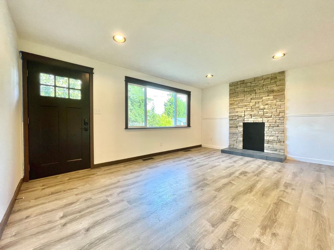 17606 33rd Pl W - Photo 3 of 31