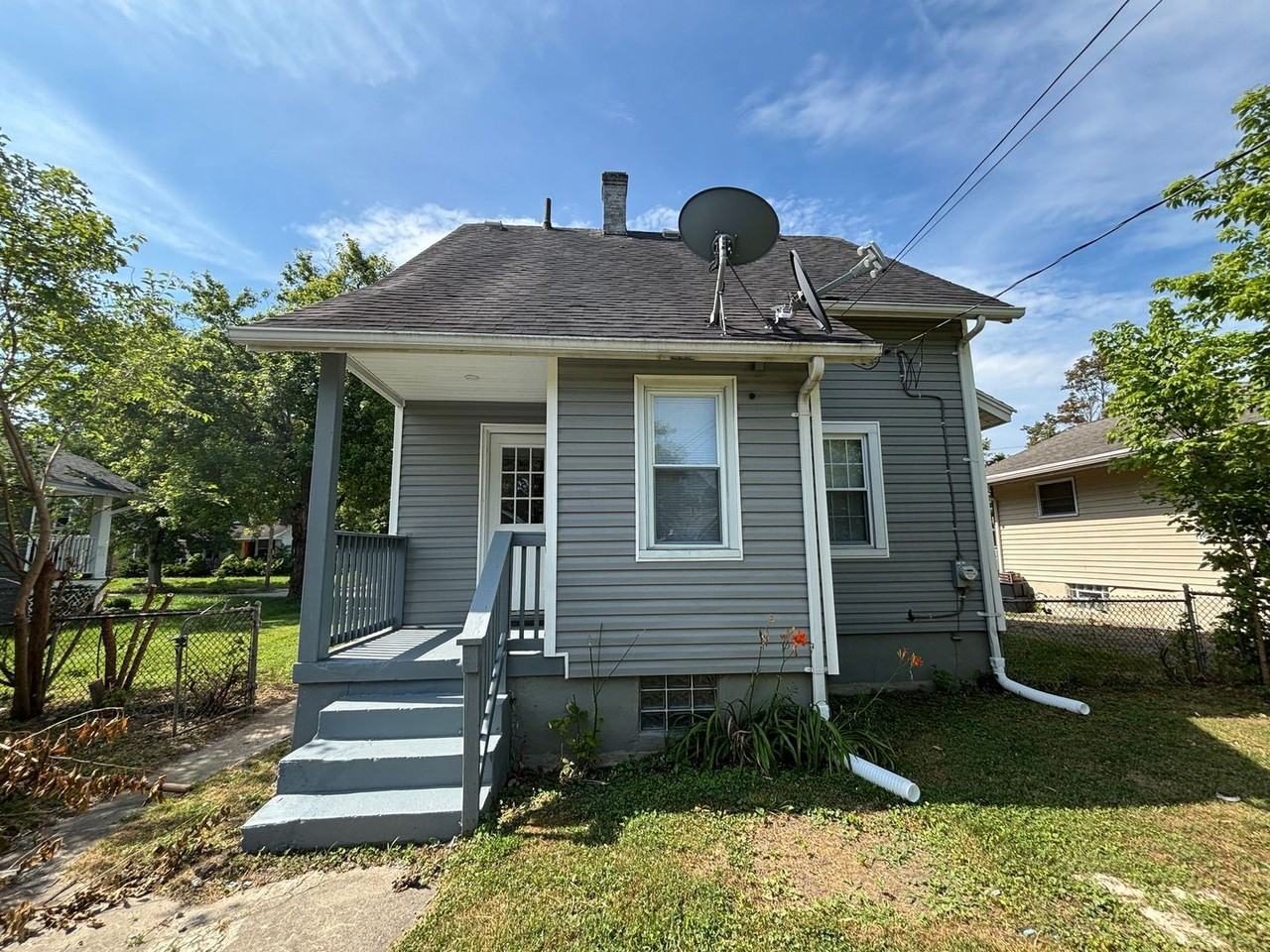 229 Bellaire Ave - Photo 3 of 24