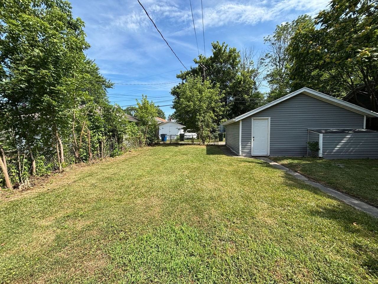 229 Bellaire Ave - Photo 4 of 24