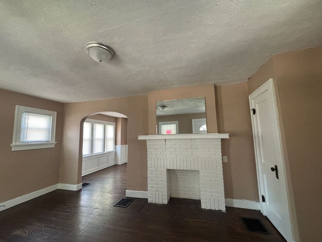 229 Bellaire Ave - Photo 6 of 24