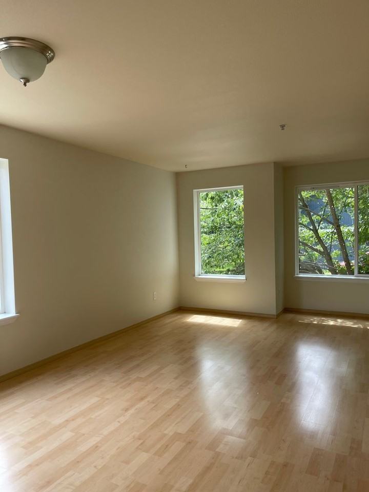 2420 Sw Holden St - Photo 4 of 16