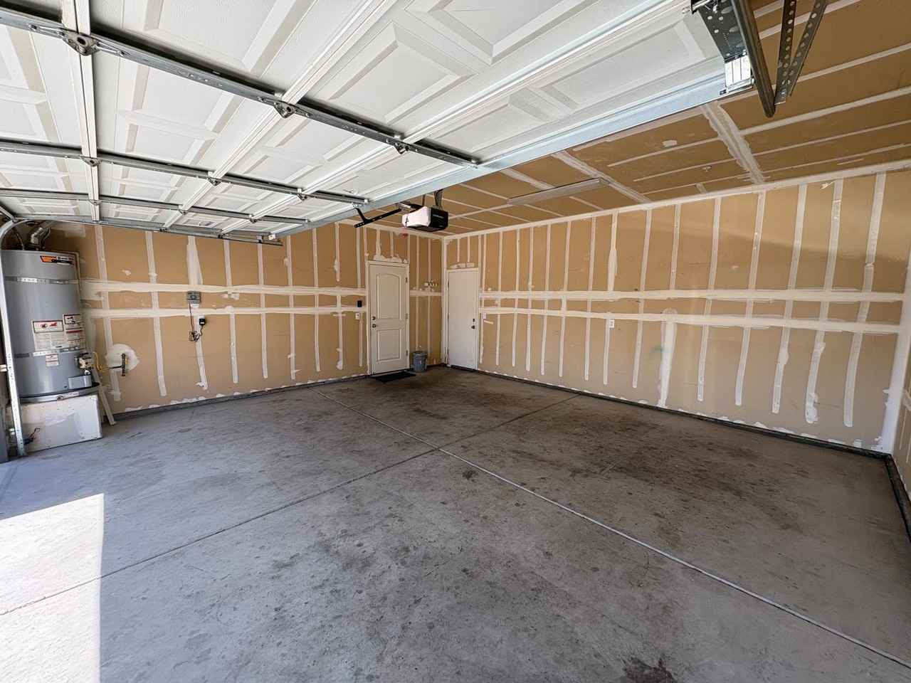 3215 N Kent St - Photo 2 of 37