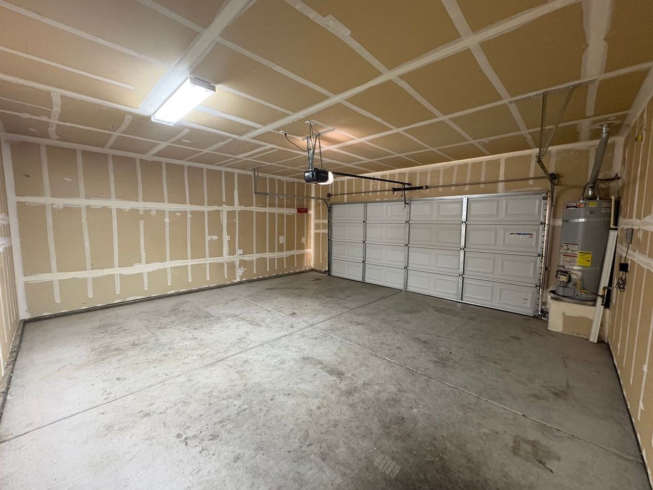 3215 N Kent St - Photo 3 of 37