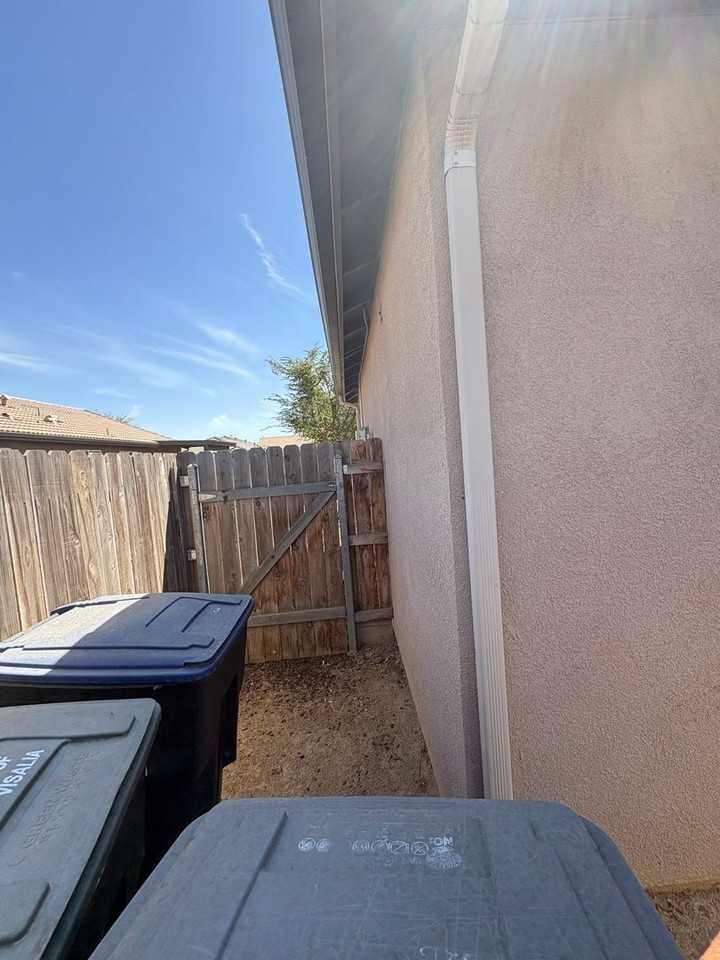 3215 N Kent St - Photo 4 of 37