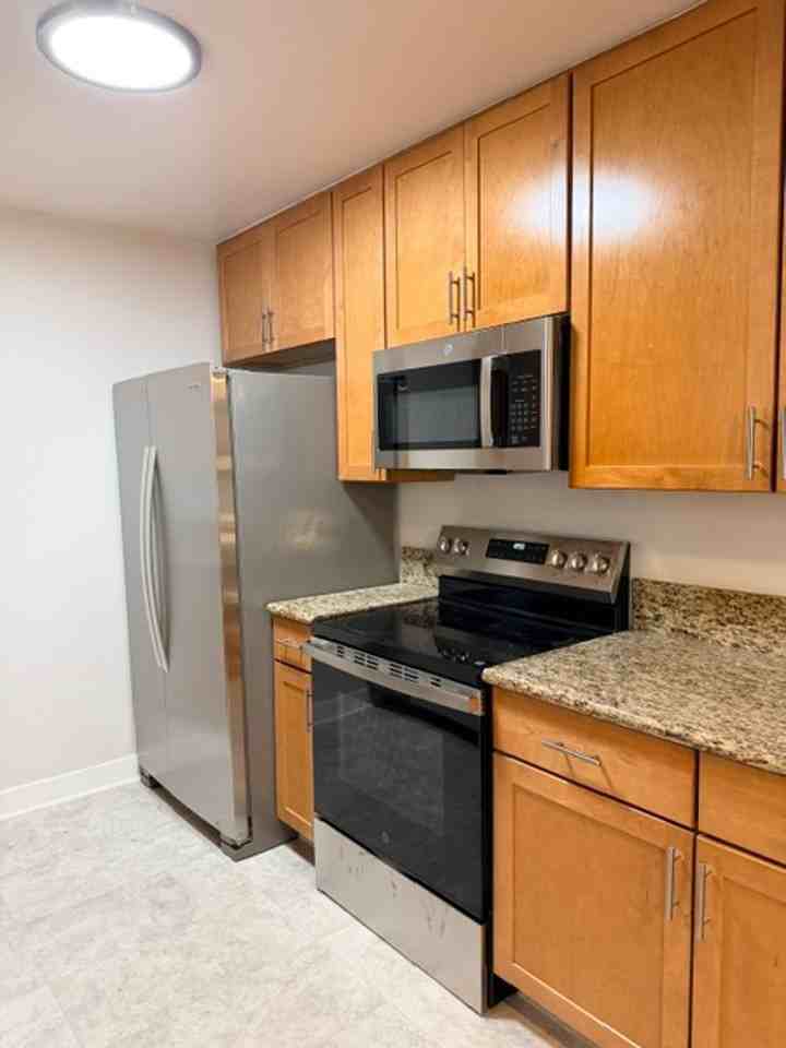 14925 Sherman Way - Photo 2 of 26