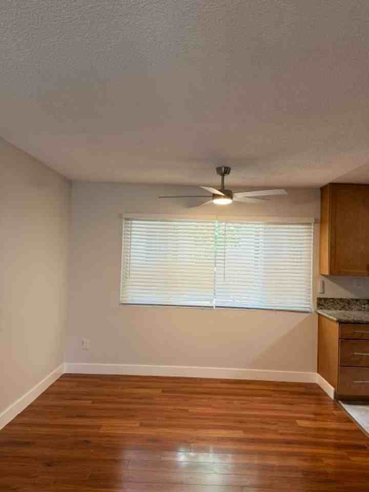 14925 Sherman Way - Photo 6 of 26