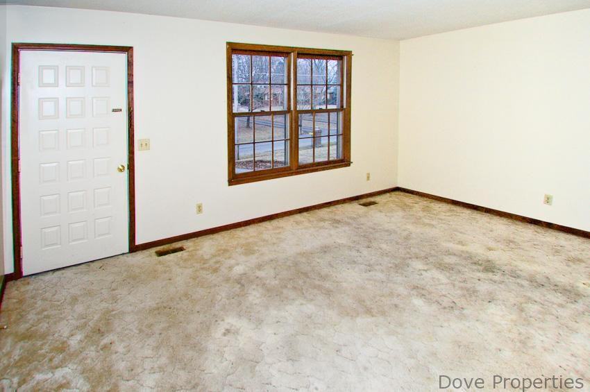 208 E Hillcrest Dr - Photo 2 of 9