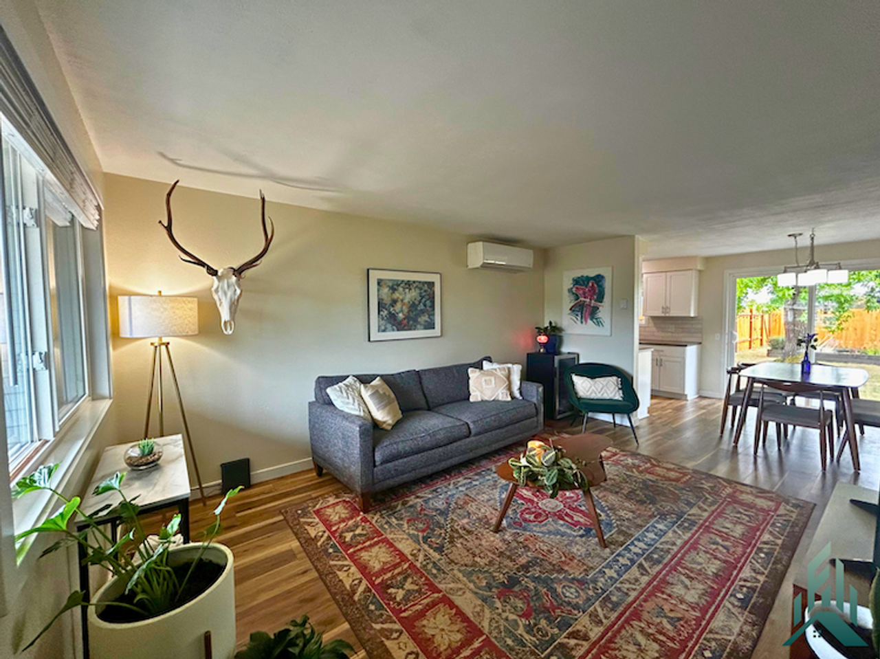 2540 Newton St - Photo 2 of 21